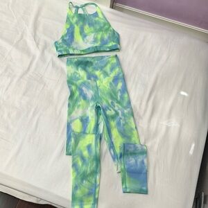 Carbon 38 Blue and green Xs leggings and small sports bra set